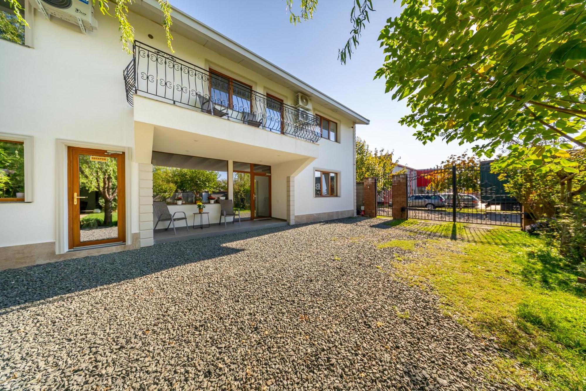 Апартаменты La Casa Blanca Vladimirescu Экстерьер фото